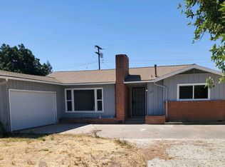 949 E Lyndale Dr, Tulare, CA 93274