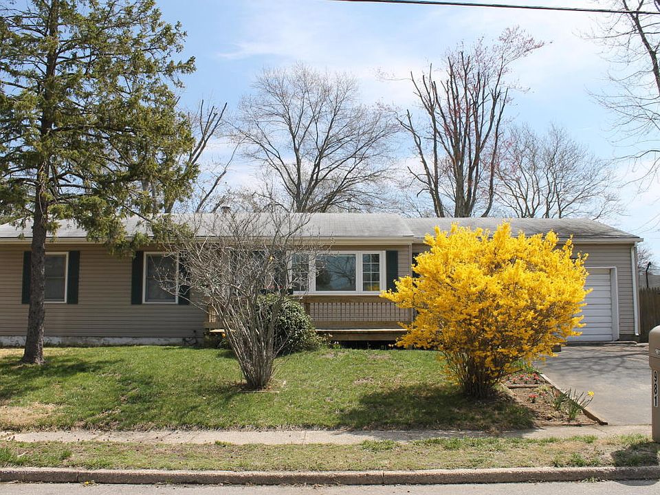 1st image of 981 Cooper Dr