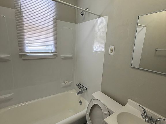 4th image of 230 Greenwich Ave #2