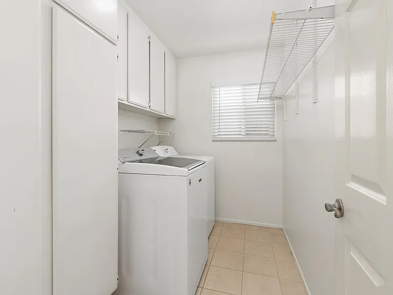 4293 Cordobes Cv — Photo 17