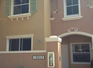 10653 SW 8th St, Pembroke Pines, FL 33025