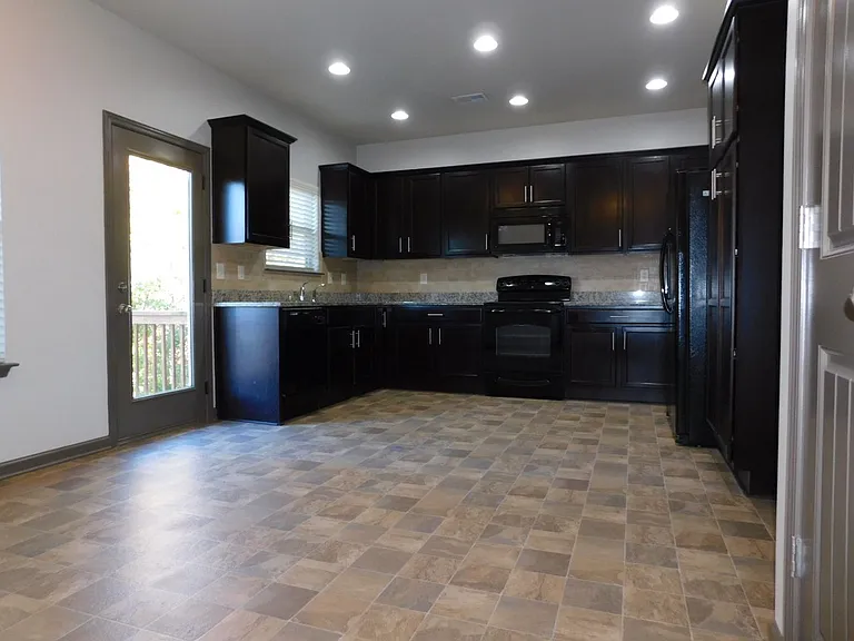 3350 Ivey Ridge Rd — Photo 10
