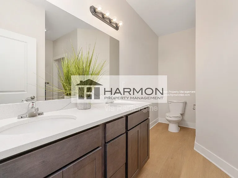 2054 N Reece Rd — Photo 10