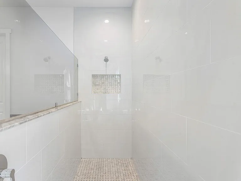 9256 Crestview Circle Palm — Photo 24