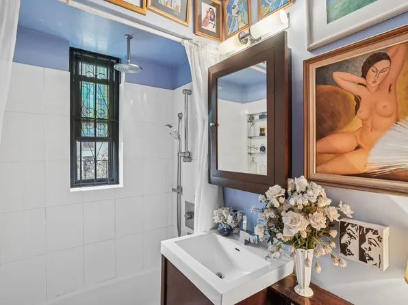 349 East 49th Street image 12 of 20