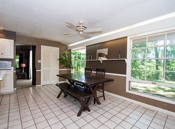 4th image of 2330 Timberview Ave