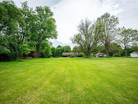 4th image of 321 Pleasant Dr