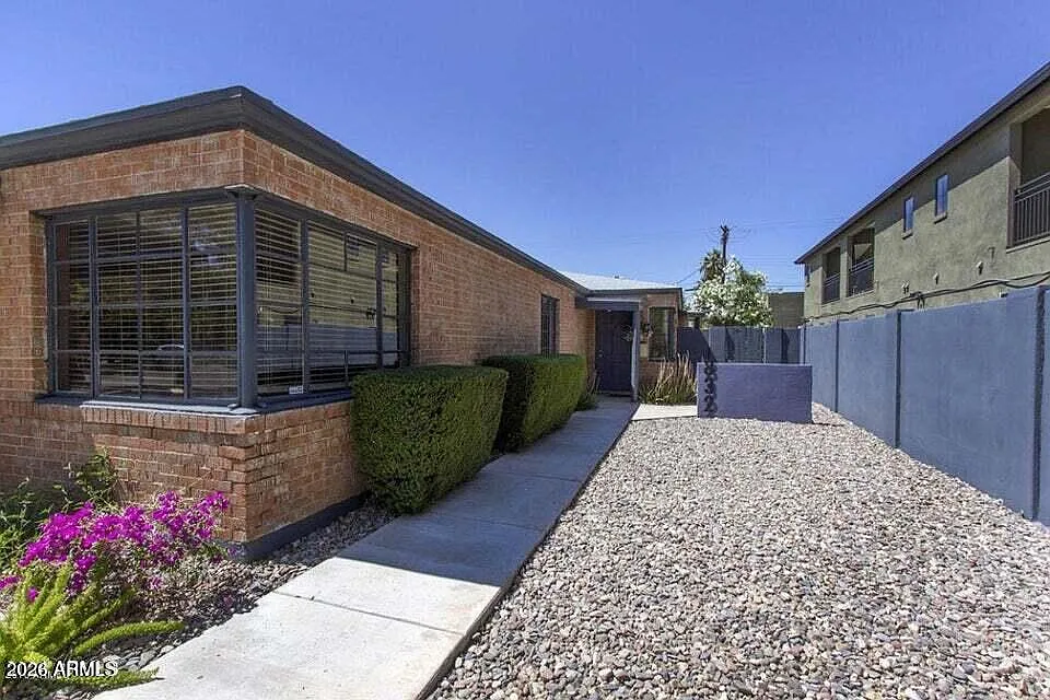 830 N 6th Ave