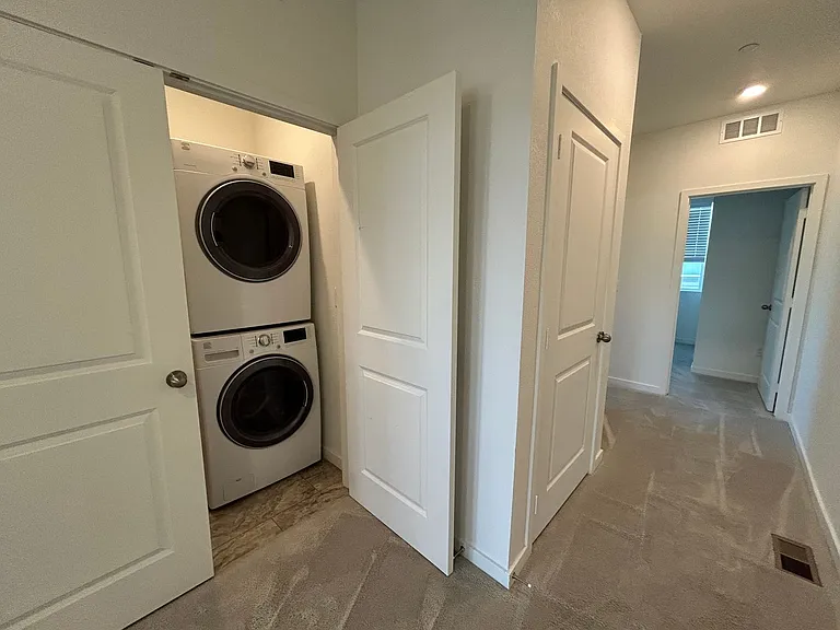 5498 Euclid Dr — Photo 13
