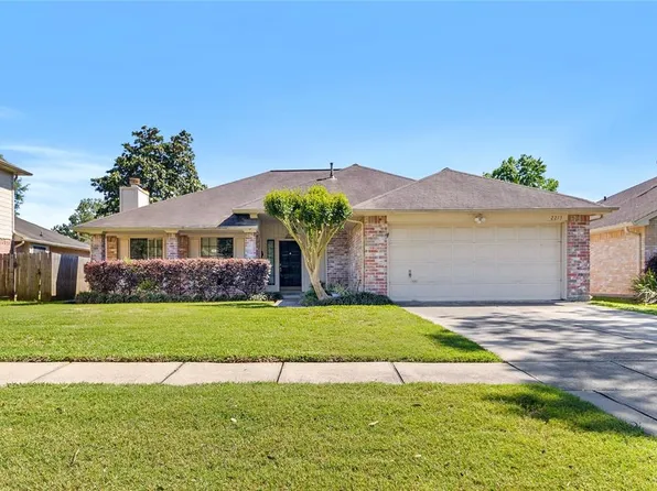 2213 Castle Drive, League City, TX 77573