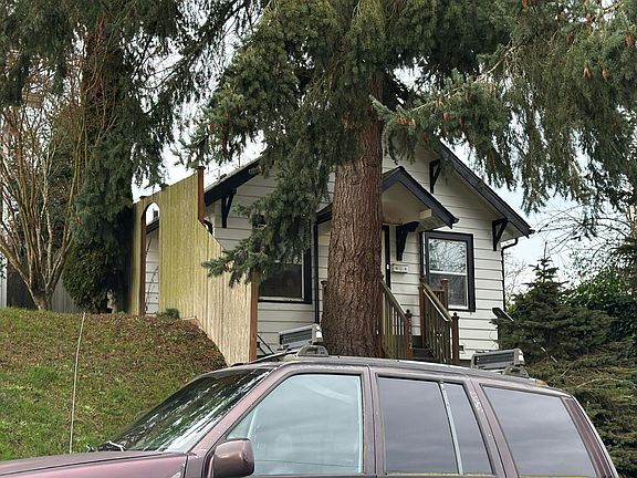 3rd image of 3412 Nassau St