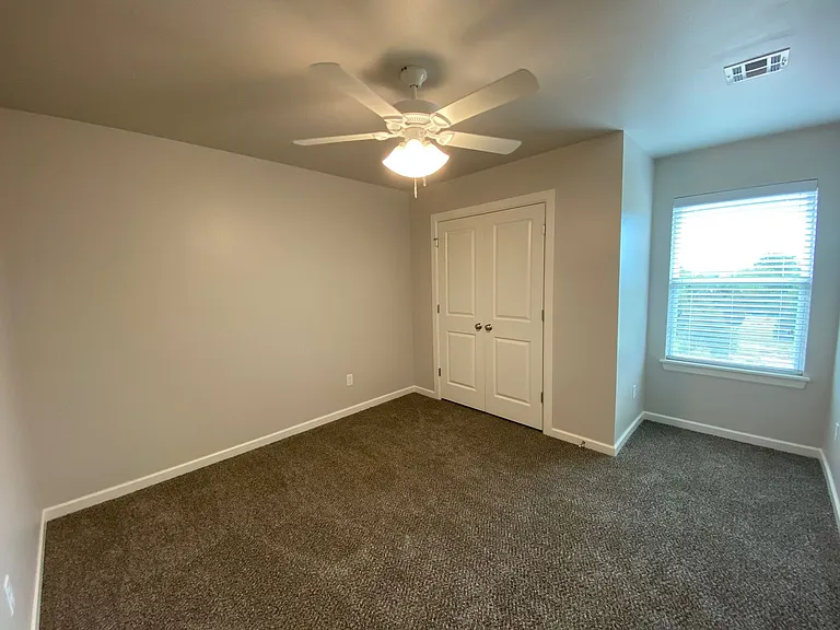 12010 Rhya Ln — Photo 33