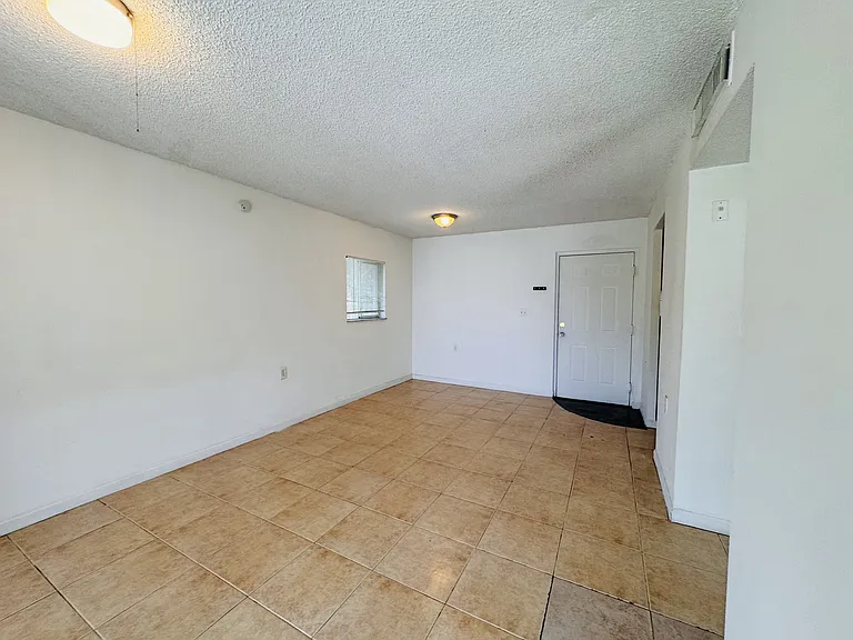 1068 N Benoist Farms Rd — Photo 27