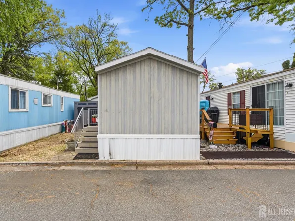 2505 Woodbridge Ave Trailer 8L, Edison, NJ 08817