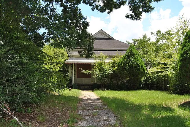 2096 Jeff Davis St photo 1