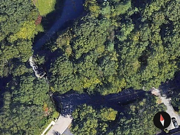 3rd image of 152 Brigham Hill Rd