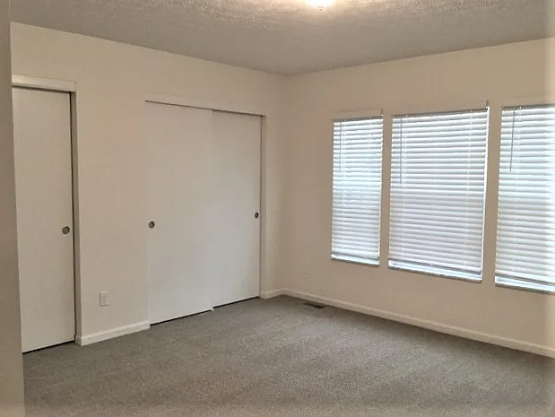 651 Norfolk Sq S — Photo 12