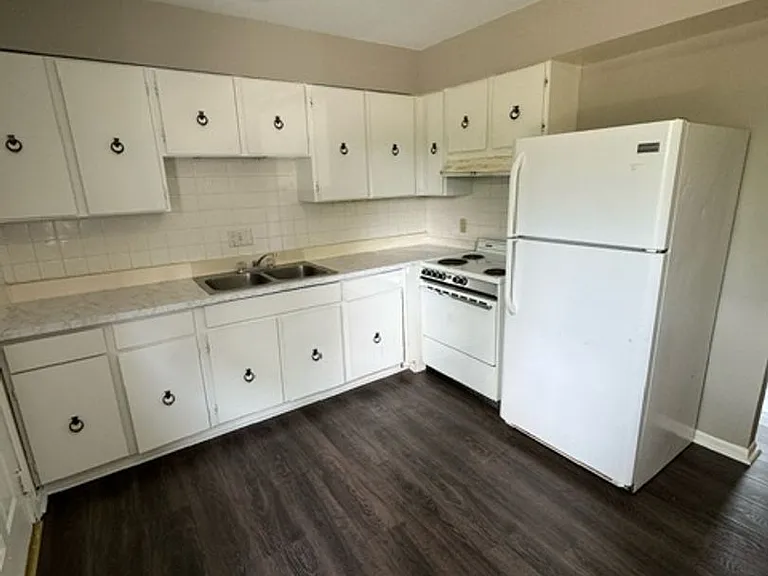 6305 Nina Dr — Photo 3