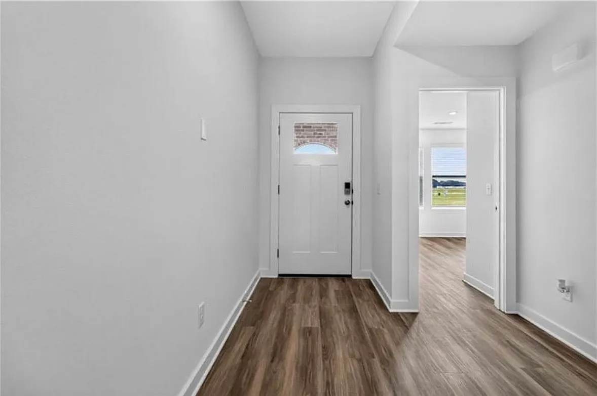 4 bed, 1891 sqft, $2,400 — Photo 3
