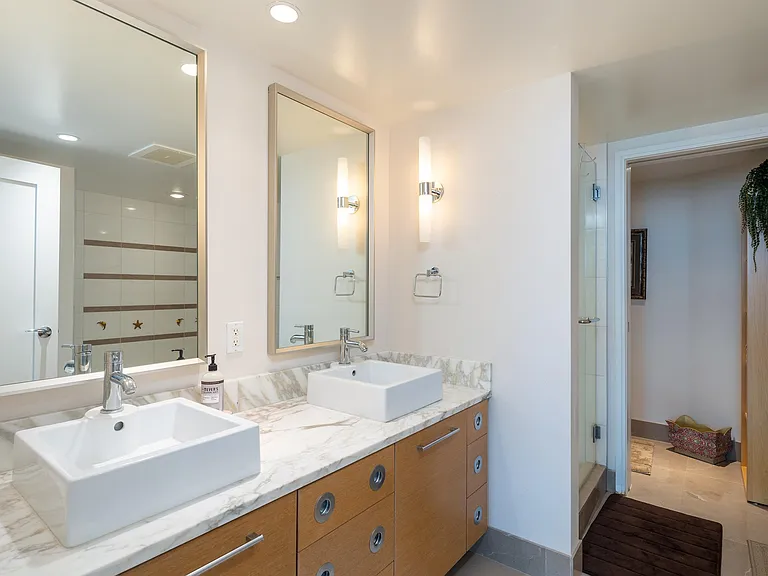 1177 Queen St #4106 — Photo 10