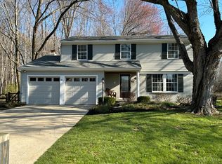 812 Massachusetts Dr, Cincinnati, OH 45245