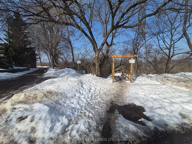 330 Chisholm Ave #6 — Photo 9