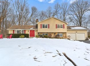 6 Gray Rock Rd, Trumbull, CT 06611