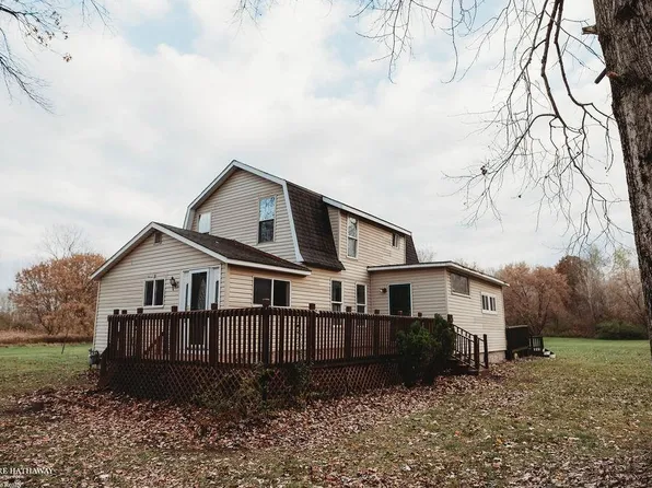 3333 Carrigan Rd, Fort Gratiot, MI 48059