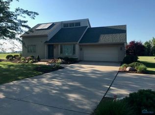 12095 W Bower Ct, Oak Harbor, OH 43449
