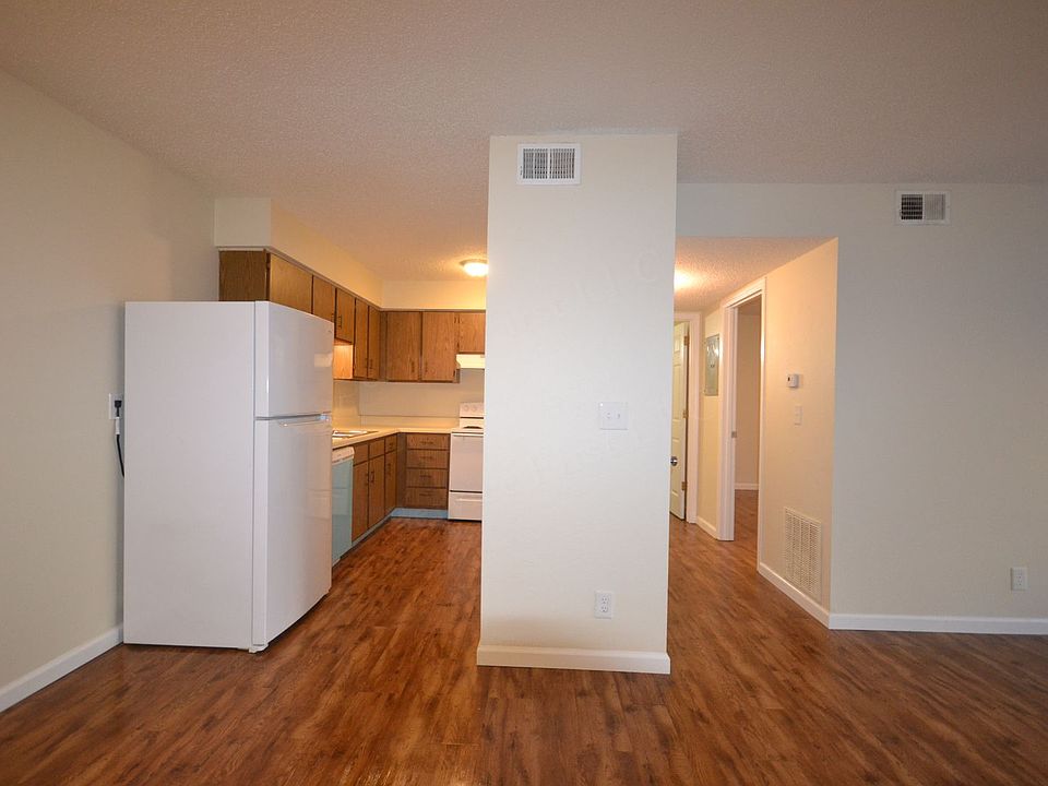 1st image of 174-176 Church St #2