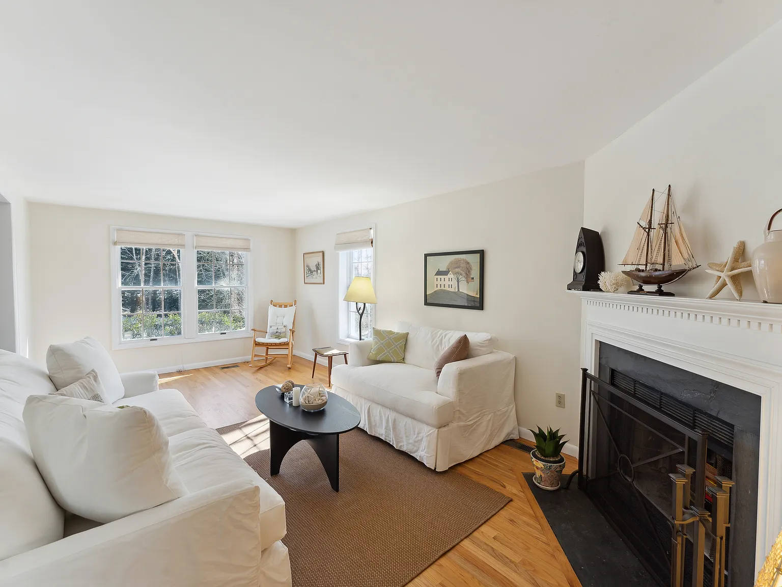 Charming Southampton Village Retreat — Photo 3
