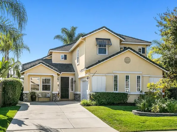 3884 Rockfield Ct, Carlsbad, CA 92010