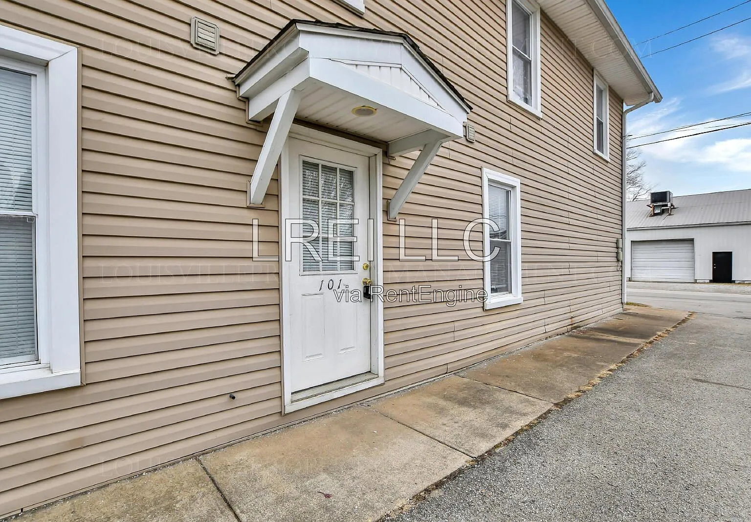 1 bed, 1.0 bath, 750 sqft, $799 — Photo 2