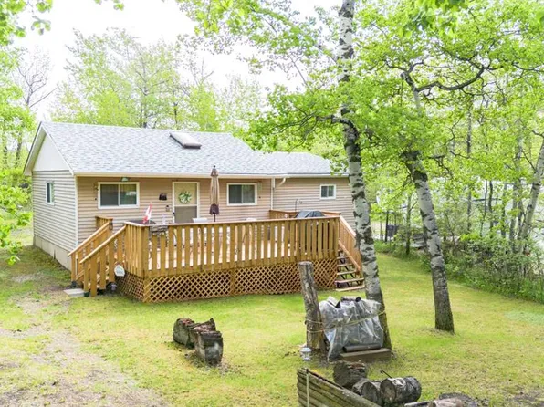 14 & 16 W 4th St, White Sands, AB T0C 3B0