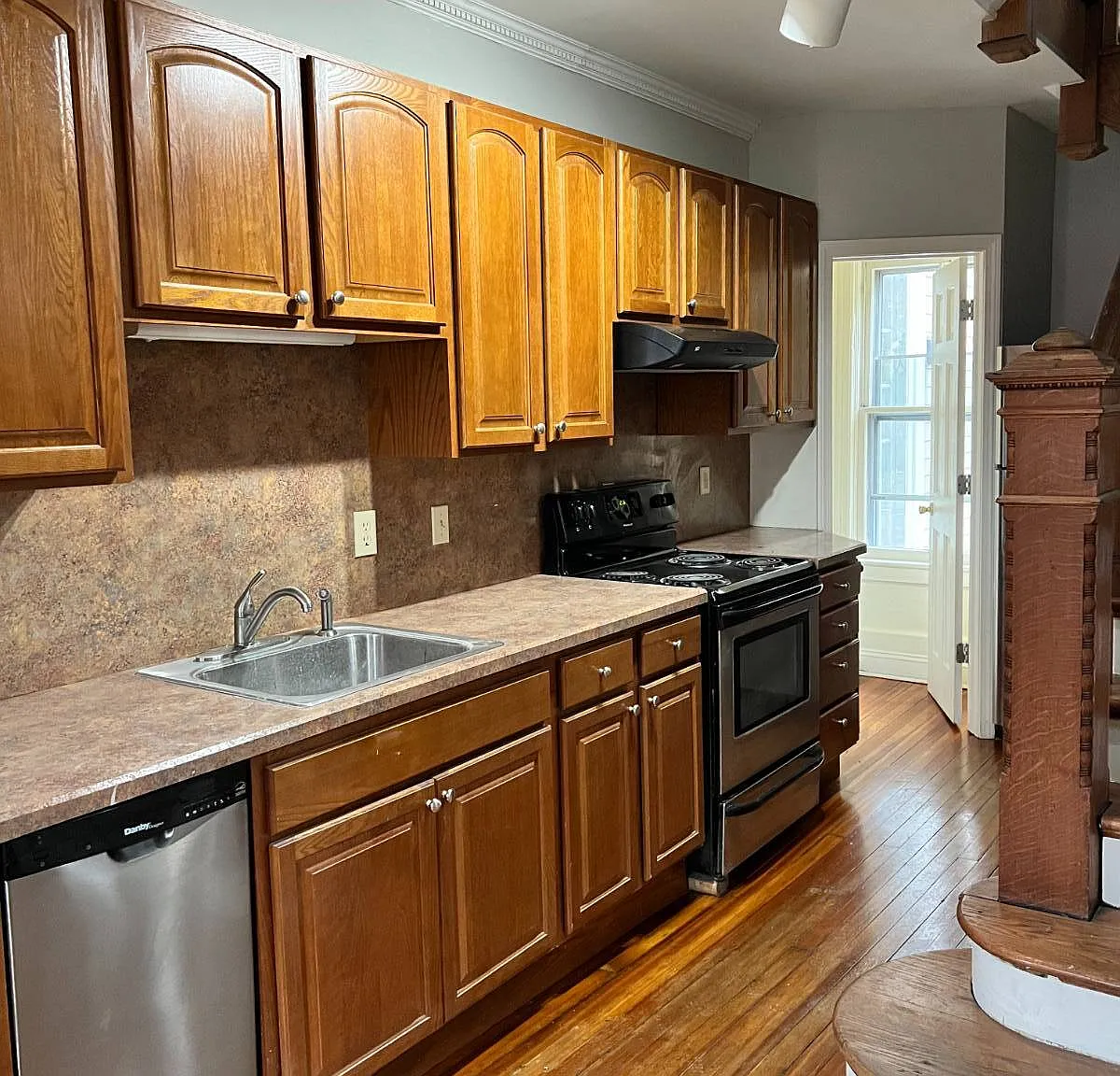 2 bed, 1.0 bath, $1,950 — Photo 2