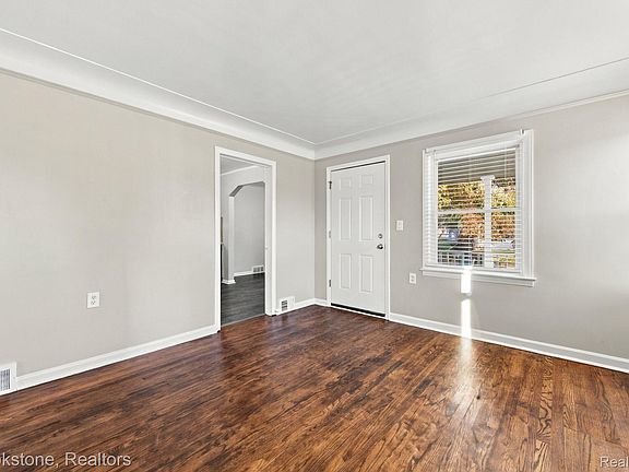 5th image of 23007 Rausch Ave