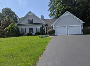 506 Willowgate Dr, Webster, NY 14580