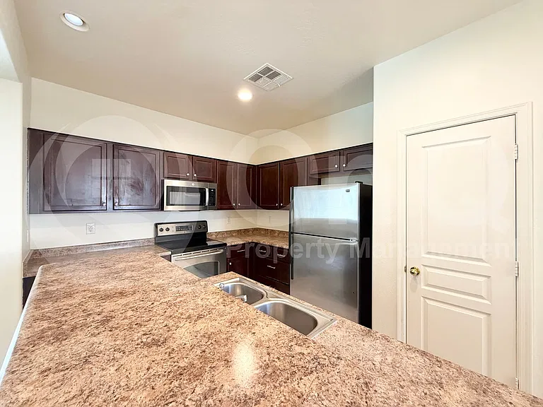 3834 E Santa Fe Ln — Photo 5