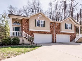 810 Lancashire Dr, Edwardsville, IL 62025
