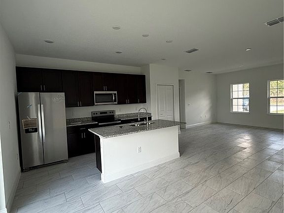 3rd image of 2885 W Redgate Dr