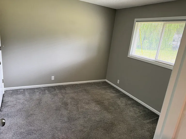 679 McKinley Ave — Photo 15