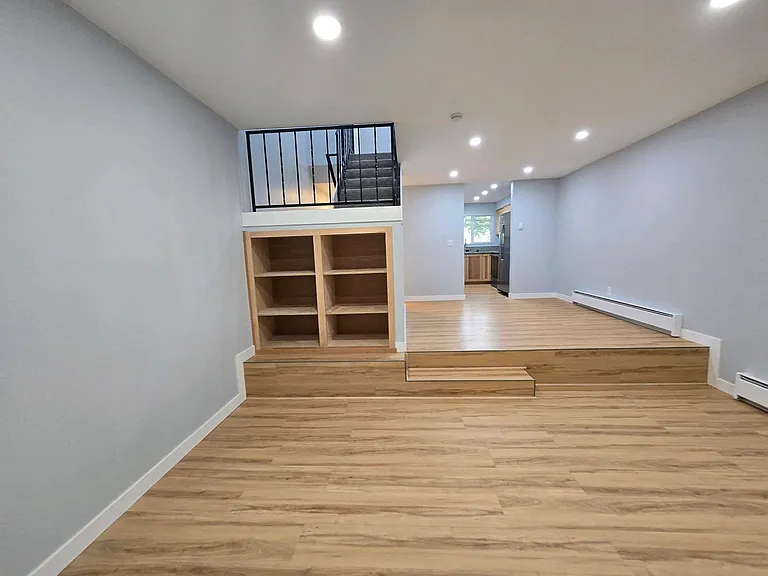 3161 N Shore Dr SE — Photo 4