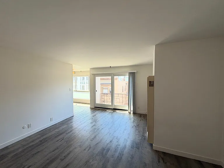 1390 Jackson — Photo 4