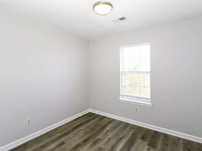 6963 Naples Dr — Photo 13