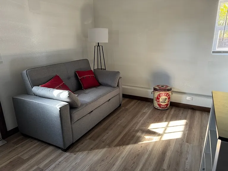 811 W Lorraine Ave #4 — Photo 2