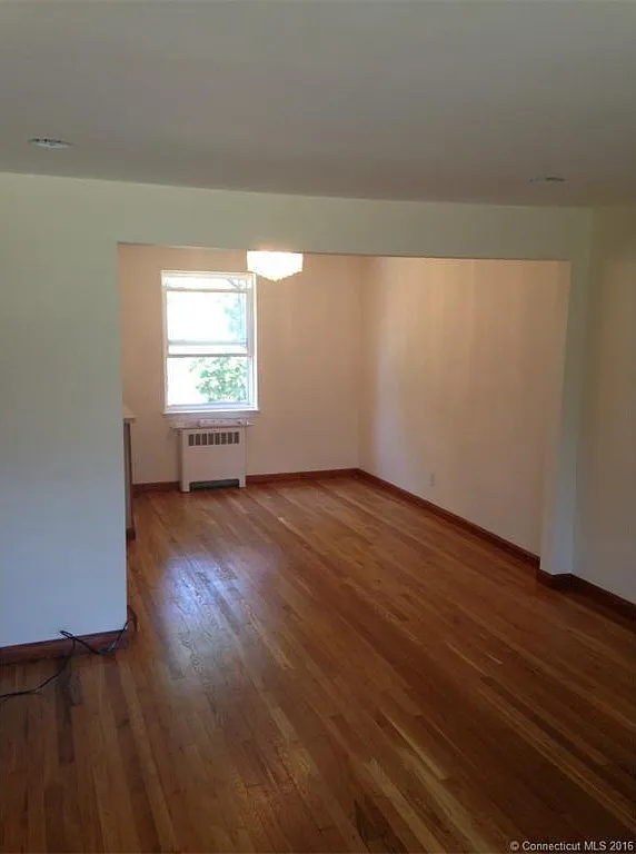 2 bed, 896 sqft, $2,300 — Photo 2