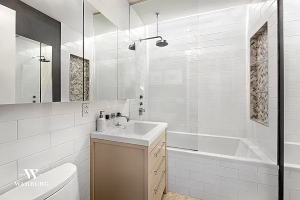 Sold by Warburg | media 6