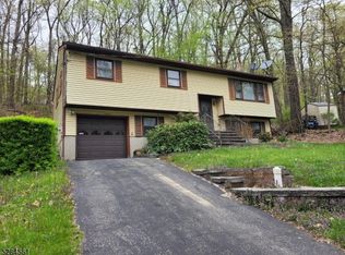 8 Panorama Dr, Sussex, NJ 07461