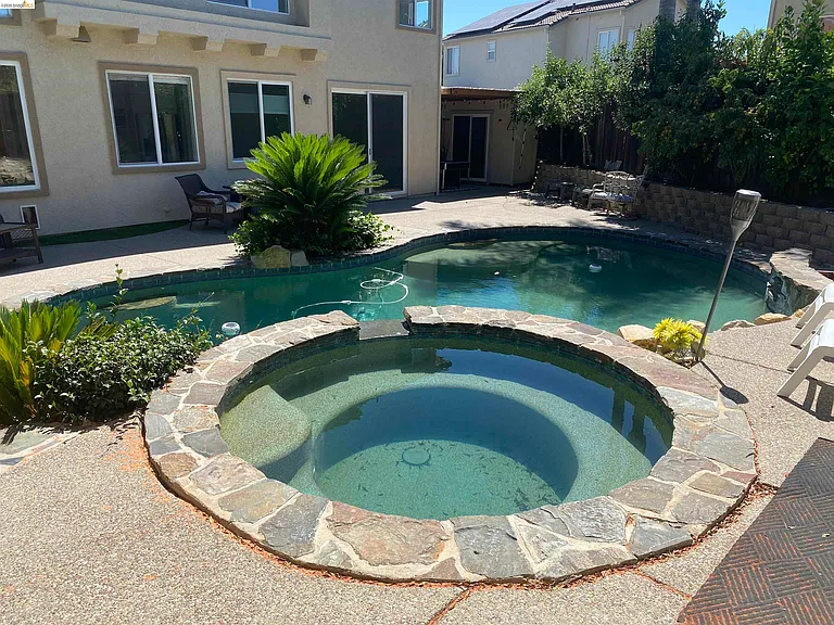1417 Solana Dr — Photo 32