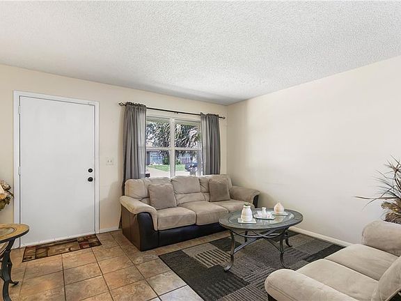 2nd image of 535 Hibiscus Way #5-C